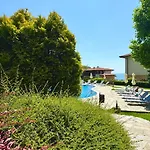 Bratanov Garden Of Eden Apartment