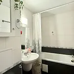 Bratanov Garden Of Eden Apartment